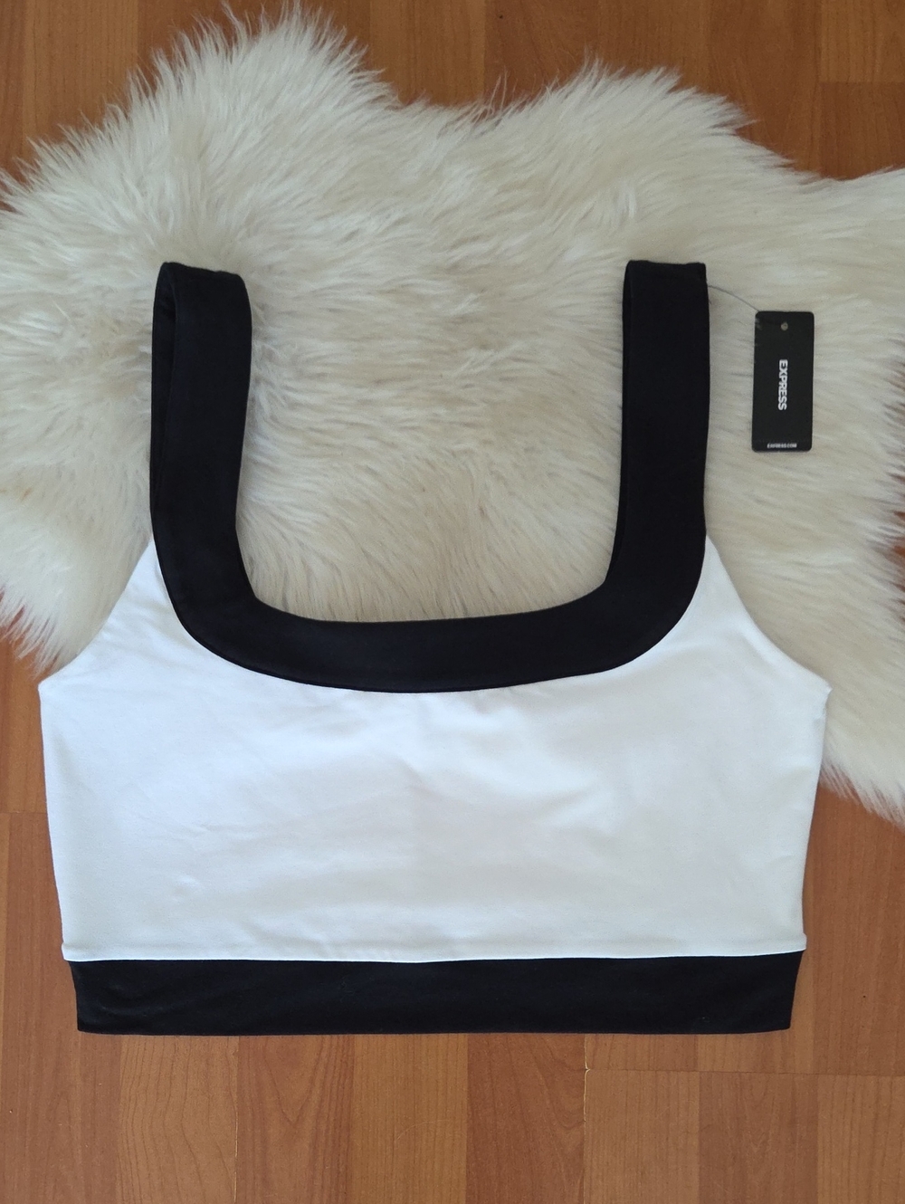 Nwt Express Body Contour Conpression White Crop Tank with Black Trim Large